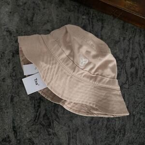 Aritzia TNA Cotton Bucket Hat Women's M/L NWT